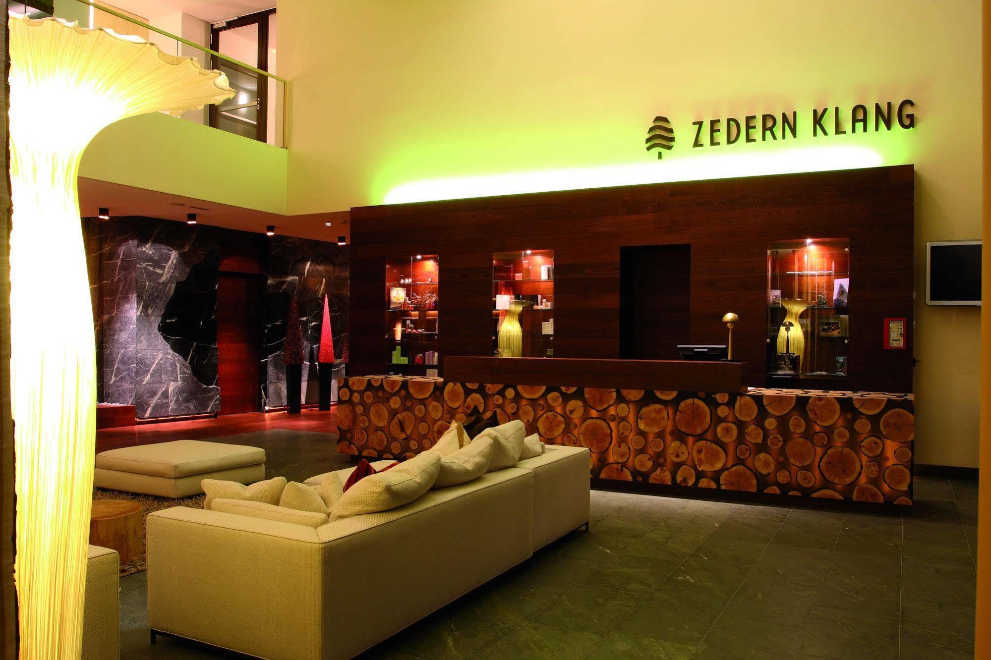 Spa Hotel Zedern Klang Hopfgarten in Defereggen Exteriör bild